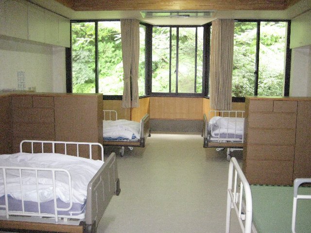 病室(4人部屋)17号室